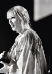 Taylor Swift - Page 6 FAlgxhvU_t