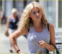 Alyson Michalka BEfUgKwC_t