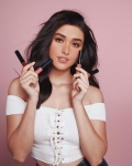 Liza Soberano XHupEcSM_t