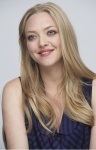 Amanda Seyfried - Page 4 ZsAjAEBJ_t