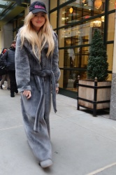 Kathryn Newton - Keeping cozy in grey sweats and teddy coat while encountering some fans, New York City - January 31, 2024