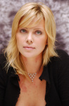 Charlize Theron Monster 15-11-2003 JGedwe2n_t