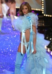 Victoria’s Secret Fashion Show 2003 – Runway – 4 Sexy Kittens – Ana Beatriz Barros 9FwcdDKB_t