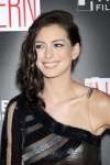 Anne Hathaway Q7mXHzwT_t