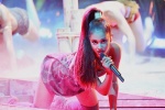 Ariana Grande - Page 3 Vog2CFH4_t