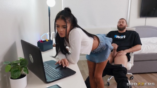 BrazzersExxtra 25 01 27 Ryan Reid Horny House Sitter Hits The Jackpot XXX 1080p MP4-WRB