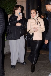 Jennifer Lawrence - looks happy as she greets fans on her way to a restaurant - Paris, France - February 29, 2024