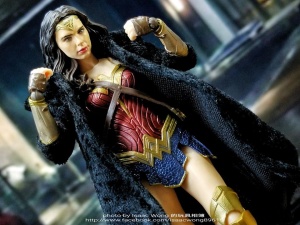 Wonder Woman (S.H.Figuarts/Bandai) AVuZaNbz_t