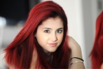 Ariana Grande F4ymAcrJ_t