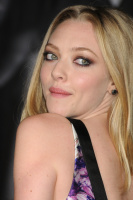 Amanda Seyfried 0hGFbJVZ_t