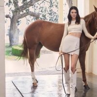 Kendall Jenner - Page 18 HTaCWVvs_t
