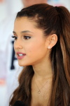 Ariana Grande RJKdNX0z_t