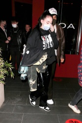 Noah Cyrus - is seen leaving BOA steakhouse with friends in West Hollywood, California | 02/14/2021