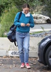 Natalie Portman - Outside a friend's house in Los Angeles 01/17/2022