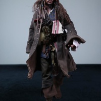 Jack Sparrow 1/6 - Pirates of the Caribbean : Dead Men Tell No Tales (Hot Toys) PfyDBpeT_t