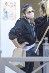 Sarah Michelle Gellar - Double masks while grabbing a coffee to go at Blue Bottle with a friend in Brentwood, February 18, 2021