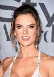 Alessandra Ambrosio - Page 8 T8MANTpH_t