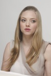 Amanda Seyfried - Page 3 2FsciNV0_t