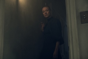 Yvonne Strahovski The Handmaid's tale season 2 stills 2018.