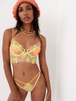 Jasmine Tookes - Page 3 MnENNTtY_t