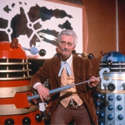 Доктор Кто. Вторжение Далеков на Землю / Dr. Who: Daleks – Invasion Earth: 2150 A.D. (1966) HQGVP7Fn_t