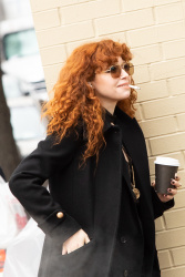 Natasha Lyonne - Seen smoking on the set of 'Russian Doll' Season 2 in New York, March 31, 2021