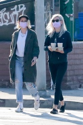 Kristen Stewart - and her girlfriend Dylan Meyer are seen out picking up coffee at Blue Bottle in Los Feliz, California | 01/04/2021