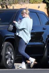 Emma Roberts - seen arriving back home after running errands in Los Feliz, California | 12/19/2020