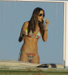 Alessandra Ambrosio N6L0gy9U_t