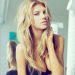 Charlotte McKinney - Page 4 JLtN5Tuq_t