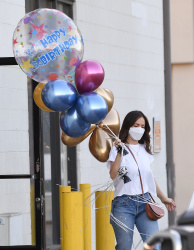 Minka Kelly - Buys balloons before grabbing In N Out Burgers with boyfriend Trevor Noah in New York, February 21, 2021