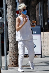 Selma Blair - Stop by Alfred Coffee with boyfriend Ron Carlson for drinks before going shopping at Marshall's in Los Angeles, September 16, 2021