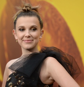 Millie Bobby Brown - Page 3 WK7CLAcG_t