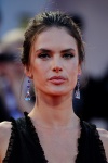 Alessandra Ambrosio - Page 8 LPpcRmsF_t