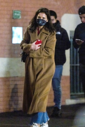 Katie Holmes - Shopping with her parents in New York 12/17/2021