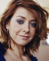 Alyson Hannigan UB2yP2GA_t