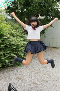 Rei Kuromiya en cosplay de Colegiala