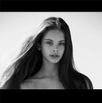 Meika Woollard LSAihAxQ_t