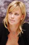 Charlize Theron Monster 15-11-2003 GwZ5lMoQ_t