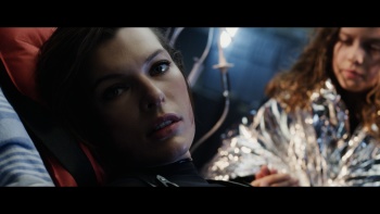 Resident Evil: Retribution 2012 2160p USA UHD Blu-ray DV HDR HEVC TrueHD 7.1 Atmos-sprs screenshots