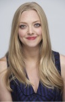 Amanda Seyfried - Page 4 YdRcUMfd_t