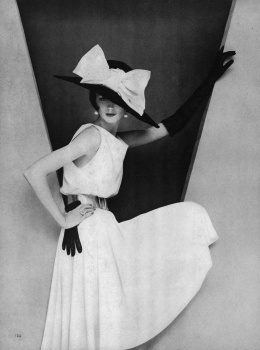 US Vogue June 1960 : LeFerre by Karen Radkai | the Fashion Spot
