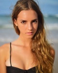 Emily Feld P2eXyS4k_t