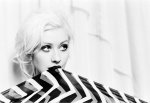 Christina Aguilera F3pwj1z5_t