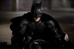 Бэтмен 3: Воскрешение Темного рыцаря / The Dark Knight Rises (Кристиан Бэйл, Леджер, Харди, Фриман, Хэтэуэй, 2012) Db6DOFF3_t