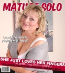 Mature Reanna (44) - Big titted mama showing off her hot full body  Mature.nl