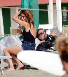 Penélope Cruz - Pictured with her husband Javier Bardem as they are seen relaxing on holiday with their children in Fregene, Italy, July 24, 2021