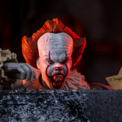Ca : Pennywise - Year 1990 & 2017 (Neca) Vv6NNwuW_t