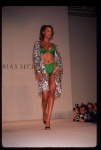 Tyra Banks K8D8yR7l_t