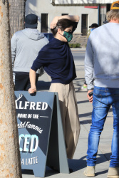 Selma Blair - Spotted getting Alfred coffee with boyfriend Ron Carlson in Los Angeles, February 6, 2021